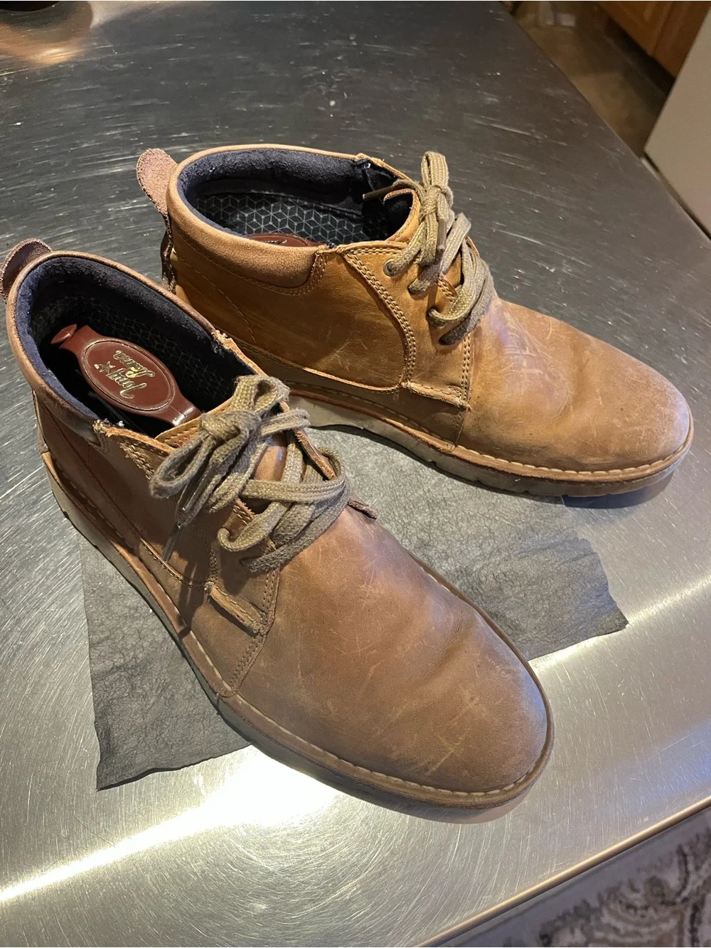 Men's Clarks Brown Leather Chukka Boots 9 .5M